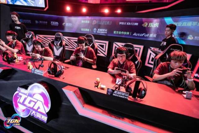 仅彰显了她 仅彰显了她